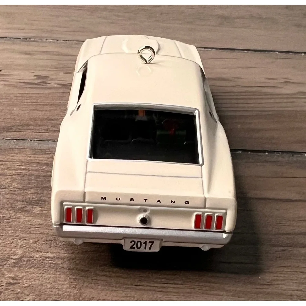 Hallmark‎ 2017 NEW Christmas Ornament 1969 Ford Mustang #27 Classic Cars Series